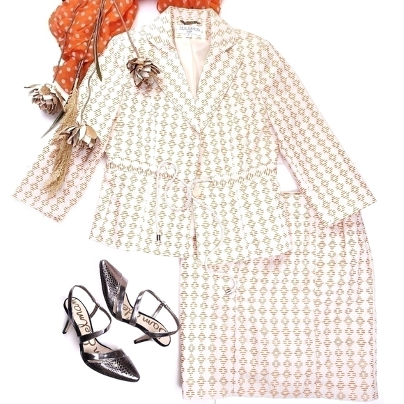 Sharagano Orange Cream Seersucker skirt Suit Size 8 - Picture 2 of 14